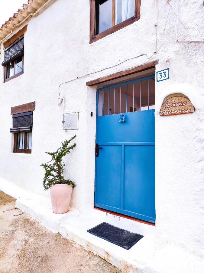 La Cueva Blanca Apartment Alcala del Jucar Bagian luar foto