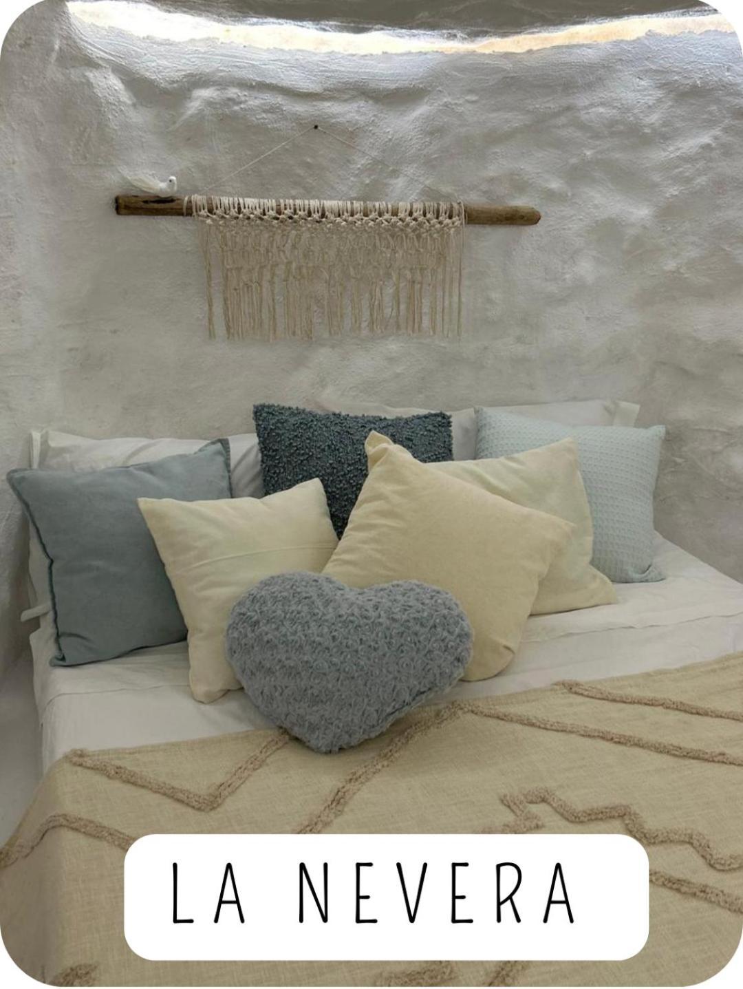 La Cueva Blanca Apartment Alcala del Jucar Bagian luar foto